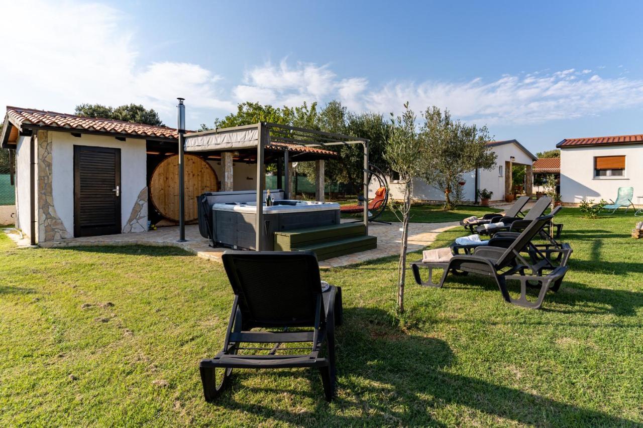 Holiday Home Kerniat Pula Exterior foto