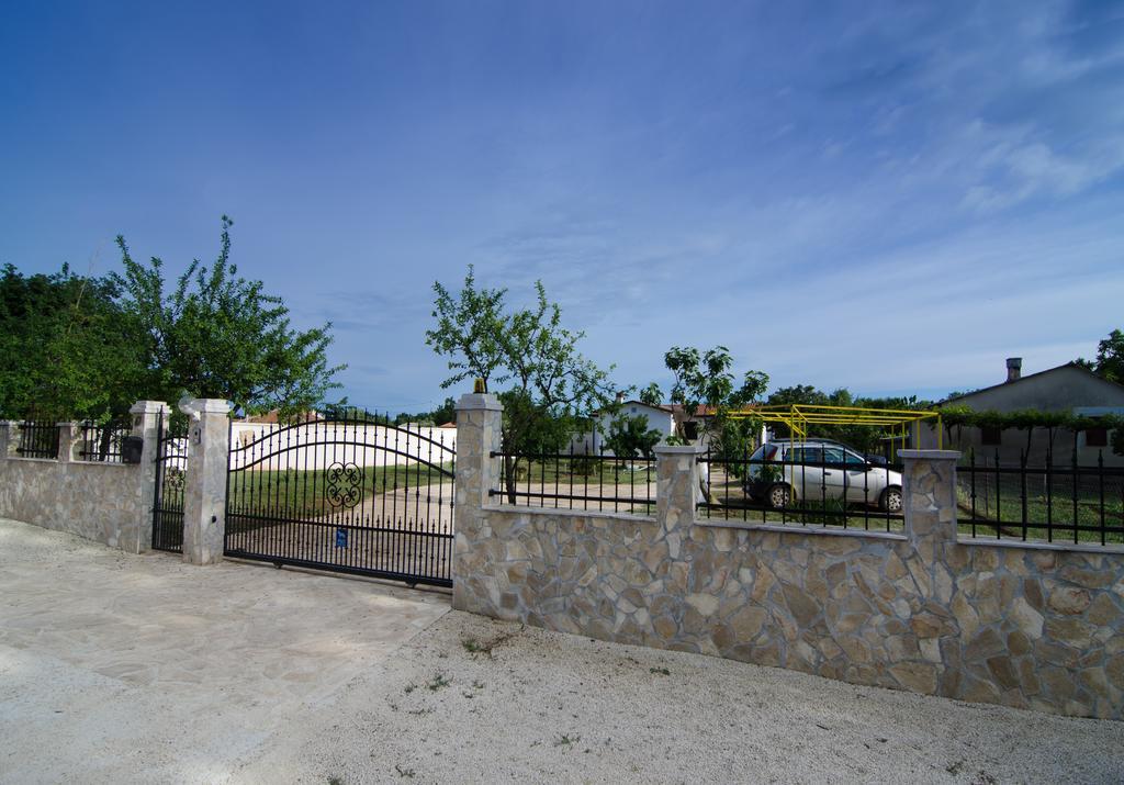 Holiday Home Kerniat Pula Cameră foto